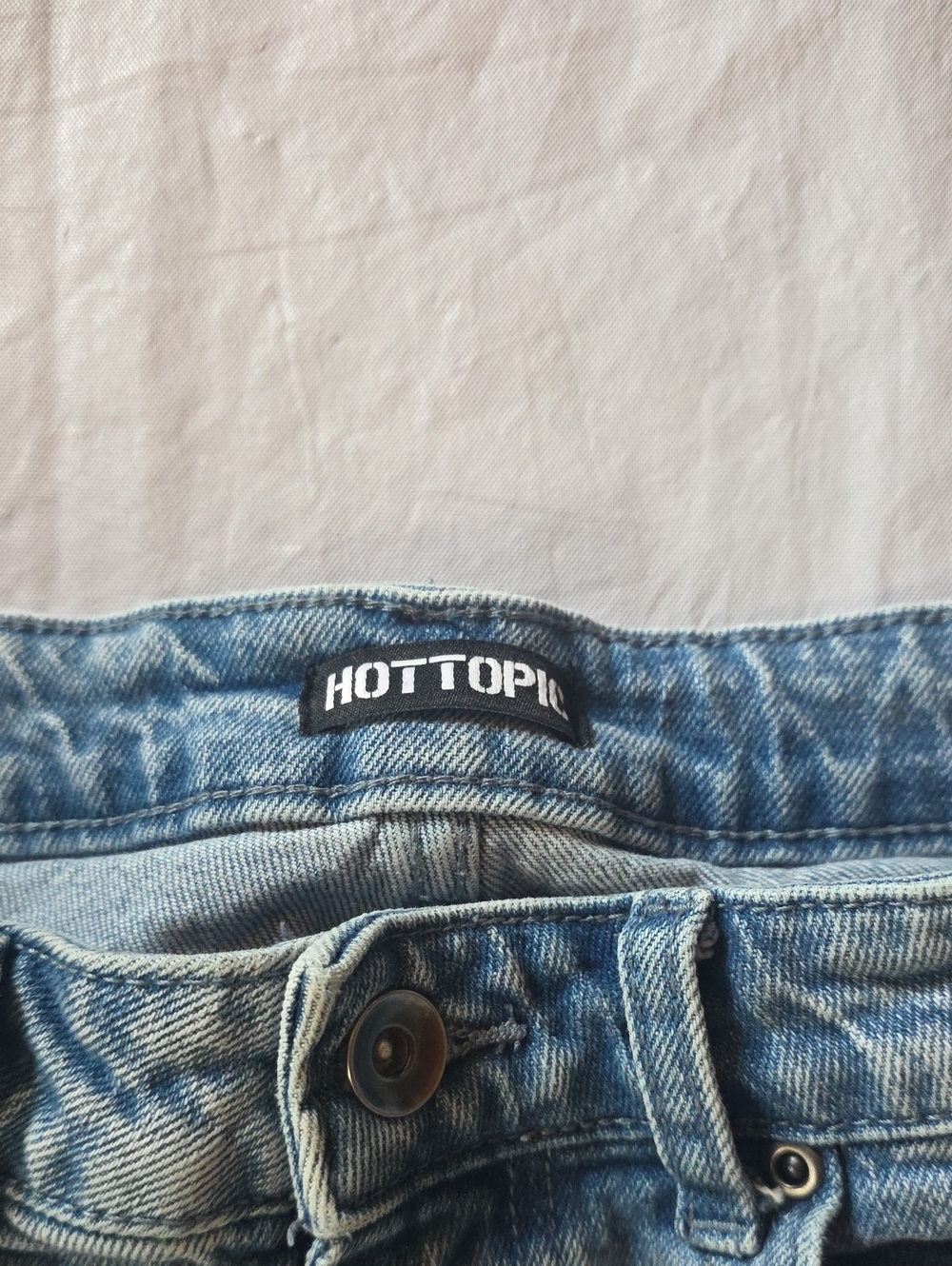 Hot Topic Thorn & Fable Ghost Sunflower Embroidered Denim Mom Shorts 5 - Picture 5 of 12